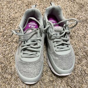 FILA women’s tennis shoes